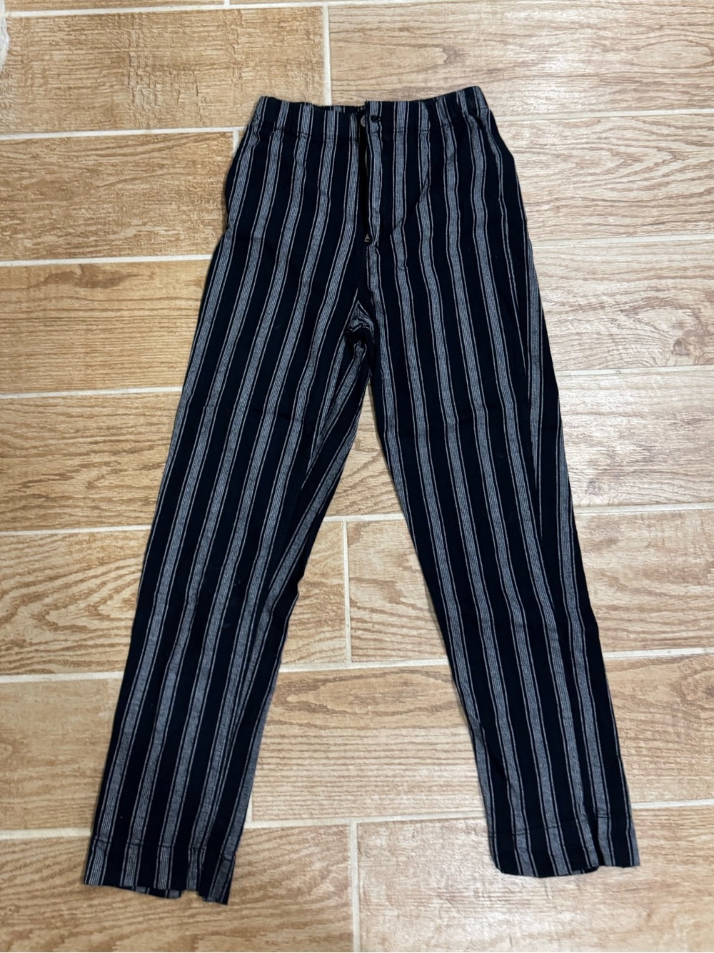 brandy melville navy and white vertical striped pants